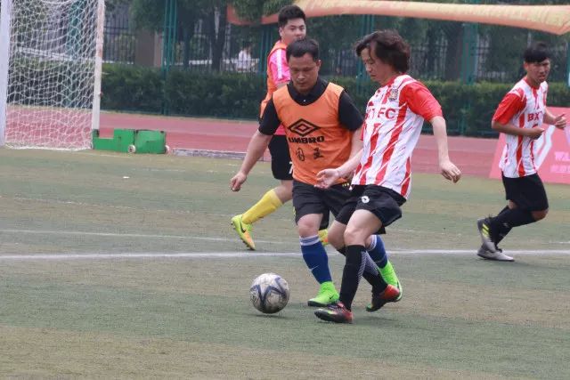 中国乒乓球队已抵达伦敦 5月2日将迎首场世乒赛团体赛