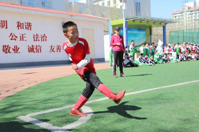 斯诺克世锦赛：中国军团4人晋级16强