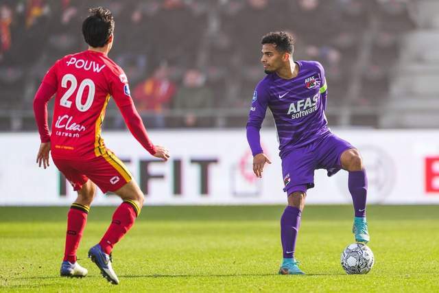 约基奇42+16掘金险胜马刺 骑士送爵士10连败